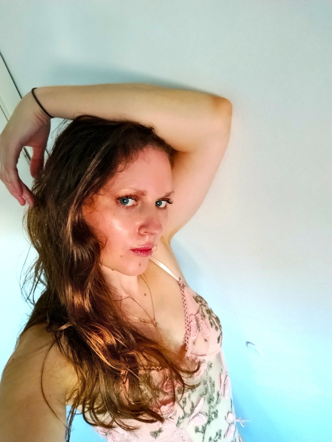 Gallery preview of Stella Cel